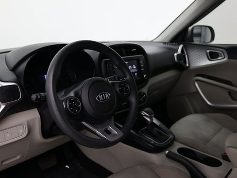 Used 2021 Kia Soul LX FWD image 12