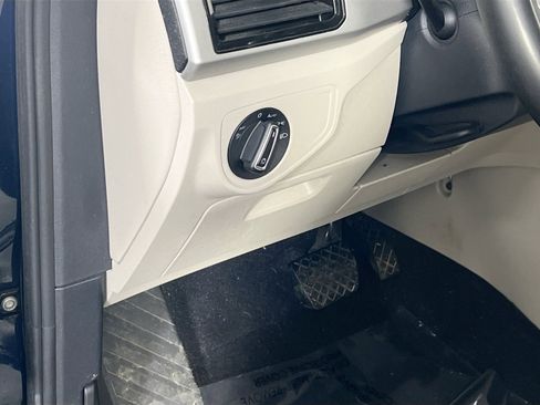 Used 2023 Volkswagen Atlas SE AWD/4WD image 10