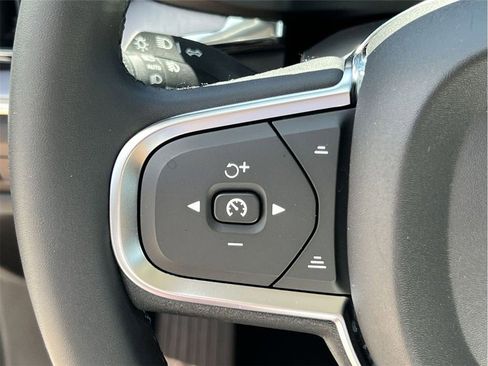 Used 2024 Volvo S60 B5 Core image 34