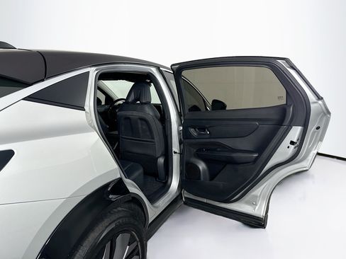 Used 2023 Nissan Ariya FWD image 30