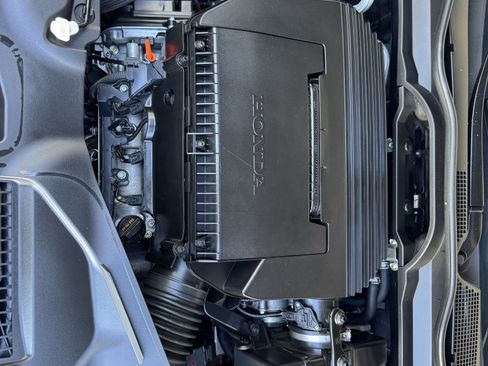 Used 2024 Honda Pilot LX image 26