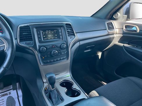 Used 2017 Jeep Grand Cherokee Laredo AWD/4WD image 21