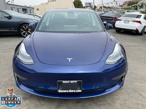 Used 2023 Tesla Model 3 Standard Range image 2