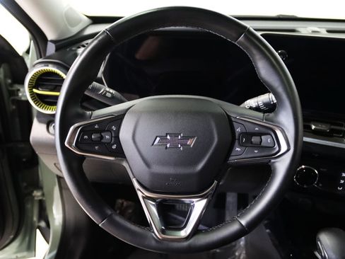 Used 2025 Chevrolet Trax ACTIV w/ Sunroof Package FWD image 43