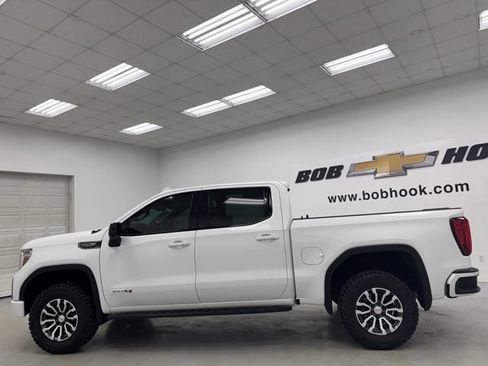 Used 2021 GMC Sierra 1500 AT4 w/ AT4 Premium Package AWD/4WD image 8