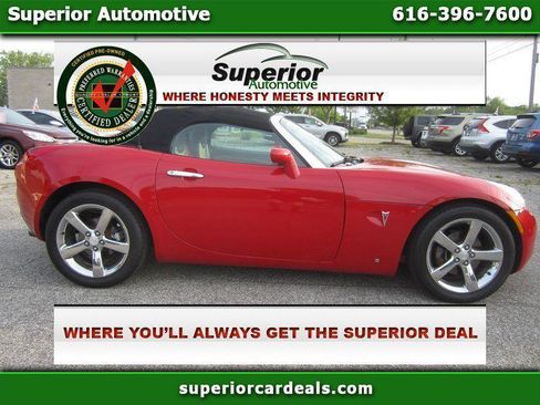 Used 2006 Pontiac Solstice Convertible w/ Premium Package RWD image 1