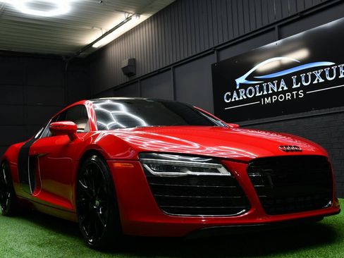 Used 2014 Audi R8 V8 w/ Convenience Package AWD/4WD image 14