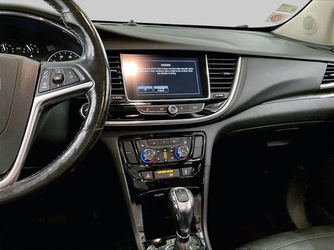 Used 2019 Buick Encore Essence FWD image 6