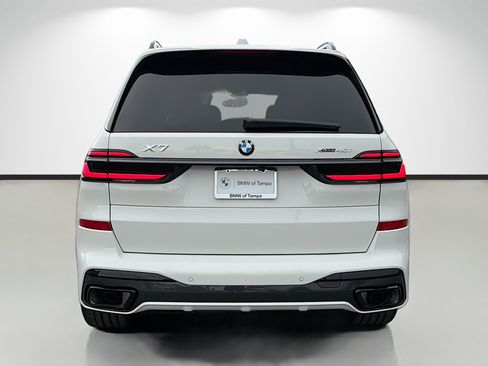 New 2027 BMW X7 xDrive40i w/ M Sport Package AWD/4WD image 4