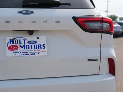 Used 2023 Ford Escape ST-Line Select AWD/4WD image 12