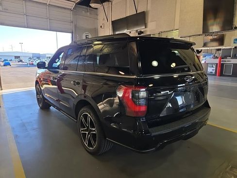 Used 2019 Ford Expedition Limited w/ Equipment Group 303A RWD image 2