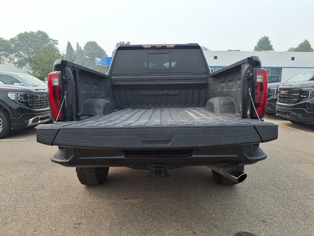 Used 2024 GMC Sierra 2500 Denali w/ Denali Reserve Package AWD/4WD image 8