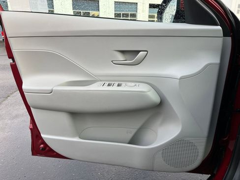 Used 2025 Hyundai Kona SEL image 20