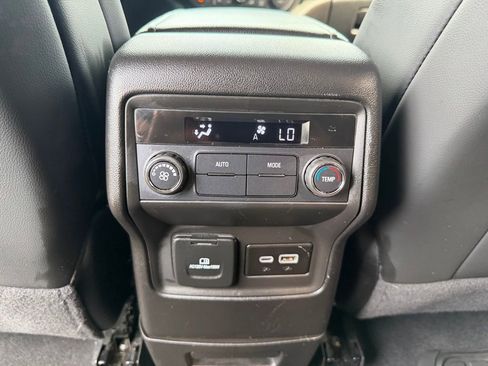 Used 2023 GMC Acadia SLT image 14