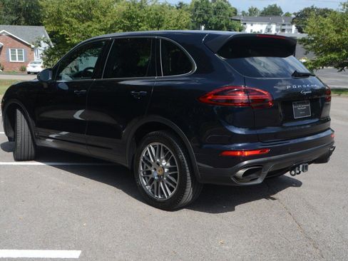 Used 2016 Porsche Cayenne AWD/4WD image 19