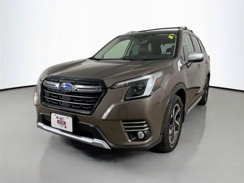 Used 2023 Subaru Forester Touring AWD/4WD image 4
