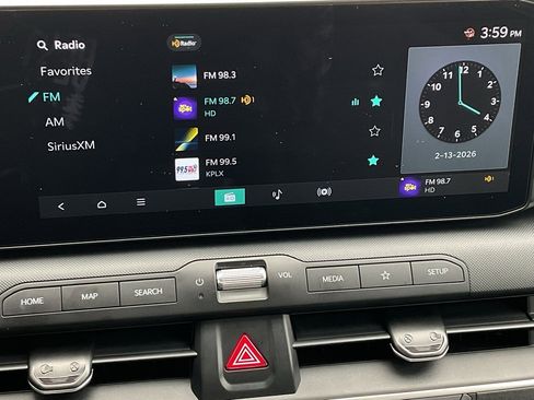 Used 2025 Kia K4 LXS image 28