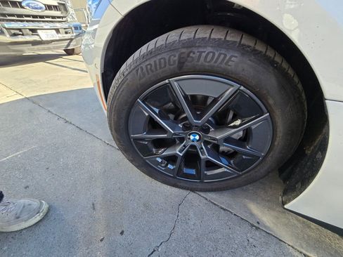 Used 2025 BMW i4 eDrive40 image 24