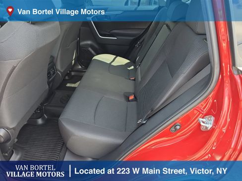 Used 2024 Toyota RAV4 LE AWD/4WD image 22