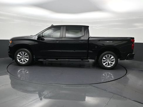 Used 2023 Chevrolet Silverado 1500 Custom RWD image 2