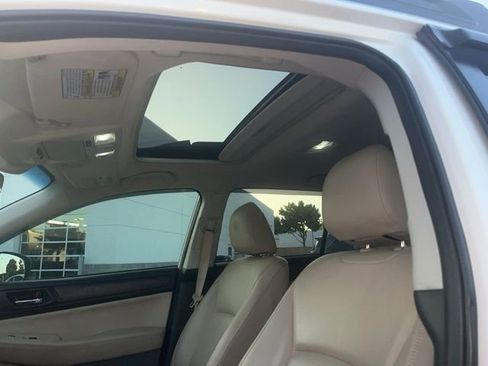 Used 2018 Subaru Outback 3.6R Limited AWD/4WD image 8