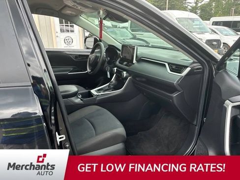 Used 2024 Toyota RAV4 LE AWD/4WD image 8