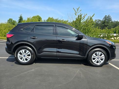 Used 2022 Ford Escape S image 3