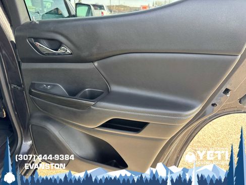 Used 2018 GMC Acadia SLT image 18