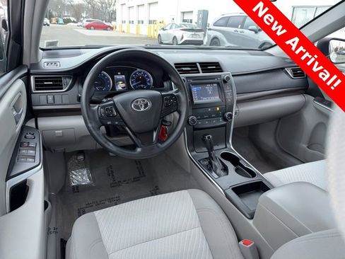 Used 2017 Toyota Camry LE image 7