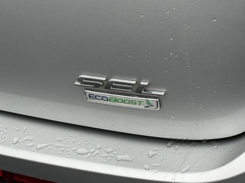 Used 2018 Ford Edge SEL image 43