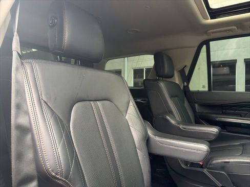 Used 2019 Ford Expedition Platinum RWD image 28