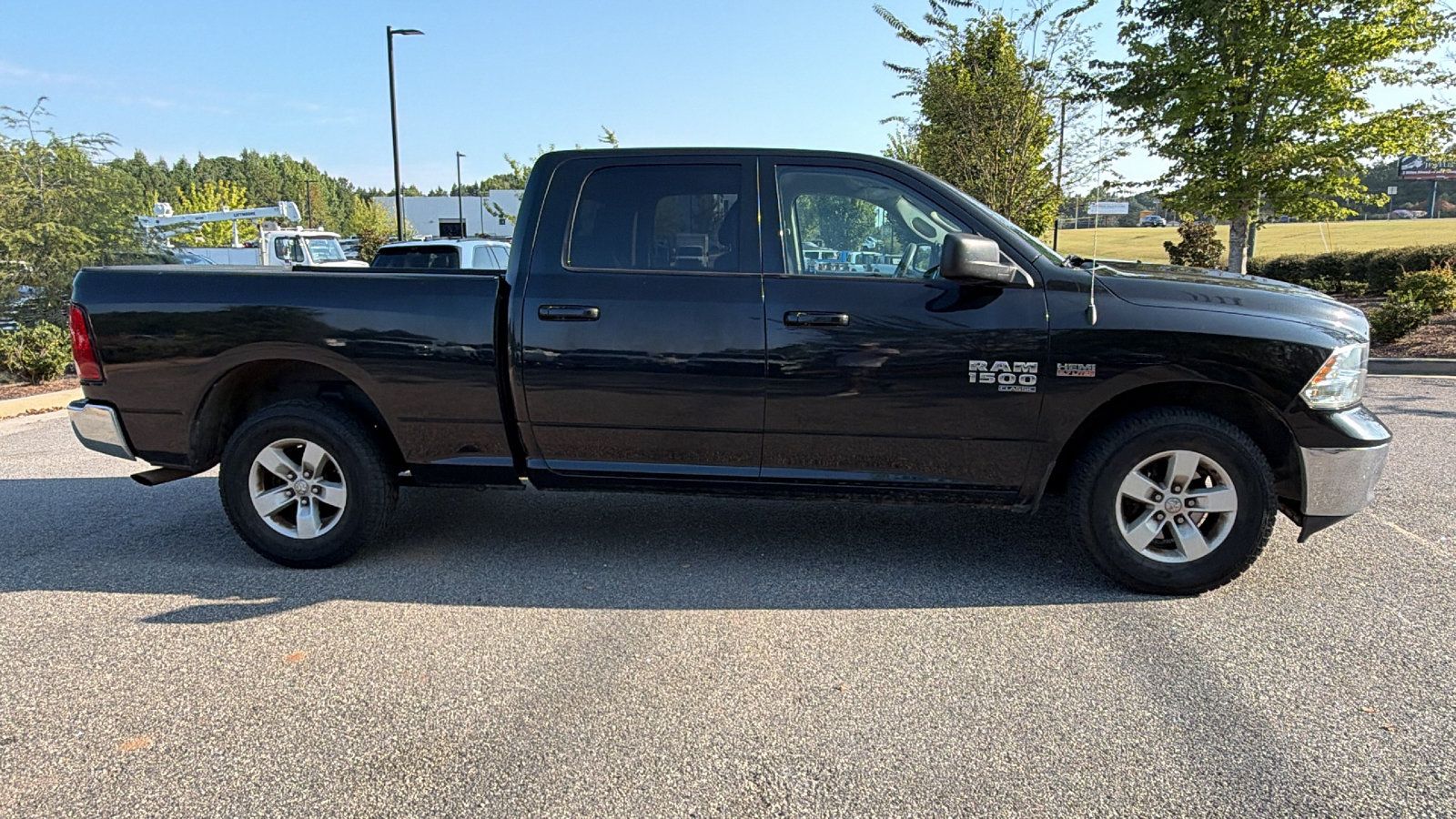 Used 2019 RAM 1500 Classic SLT RWD image 7