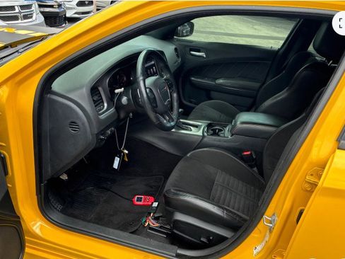 Used 2018 Dodge Charger R/T image 11