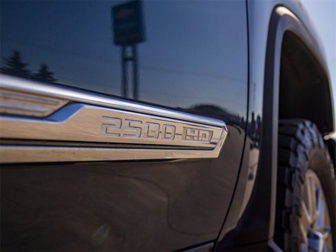 Used 2025 Chevrolet Silverado 2500 High Country w/ High Country Premium Package image 11