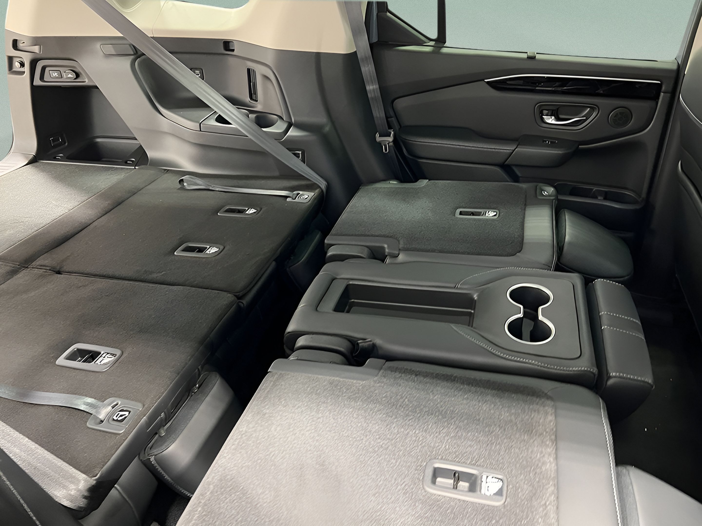 Certified 2025 Honda Pilot Touring image 36