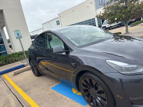 Used 2024 Tesla Model Y Performance AWD/4WD image 7