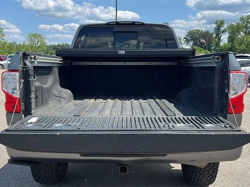 Used 2018 Nissan Titan PRO-4X image 37
