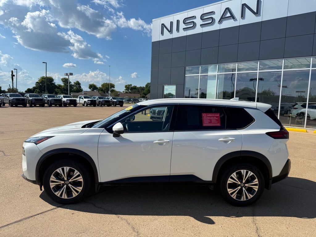 Certified 2021 Nissan Rogue SV FWD image 2