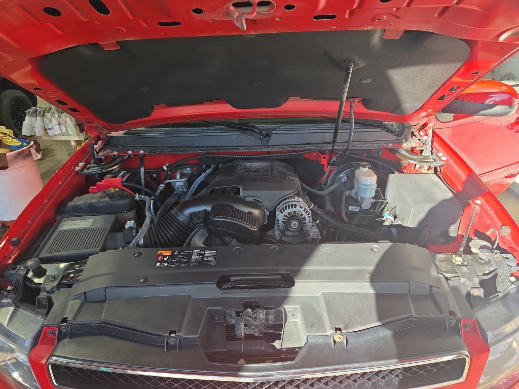 Used 2011 Chevrolet Avalanche LT AWD/4WD image 30