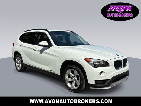 Used 2015 BMW X1 sDrive28i RWD image 1