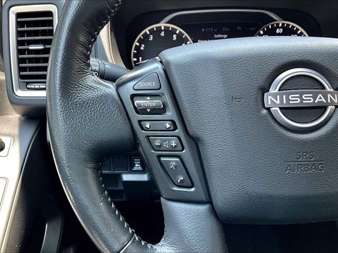 Used 2024 Nissan Frontier SL image 23