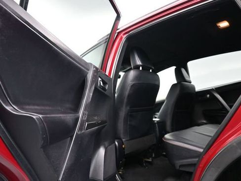 Used 2018 Toyota RAV4 SE w/ Power Extra Value Package FWD image 15