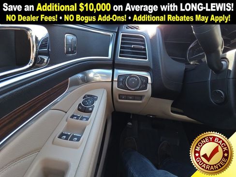 Used 2019 Ford Explorer Limited w/ Ford Safe & Smart Package image 30