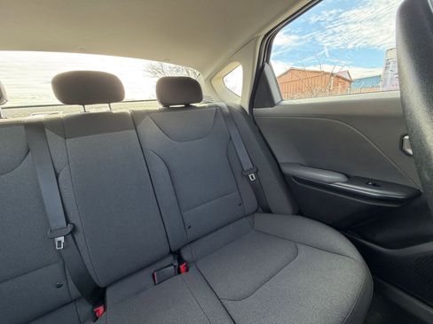 Used 2025 Kia K4 LXS image 36