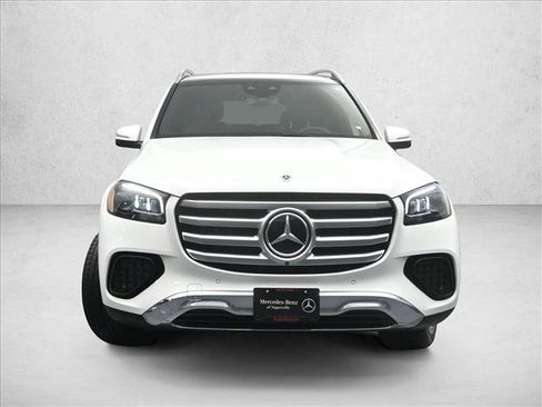 Used 2026 Mercedes-Benz GLS 450 4MATIC image 3
