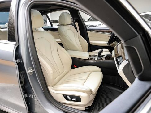 Used 2023 BMW 540i xDrive w/ Convenience Package AWD/4WD image 38