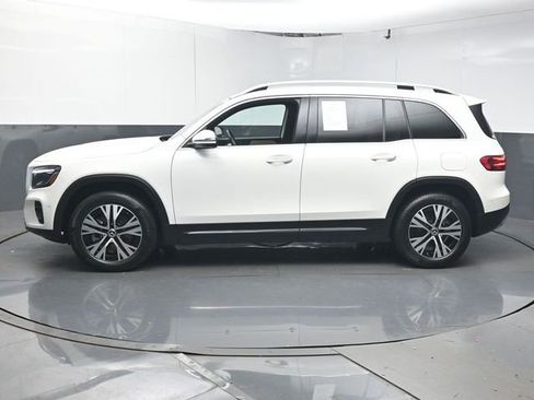 Used 2025 Mercedes-Benz GLB 250 4MATIC w/ Exclusive Package image 6