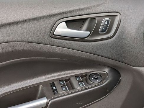 Used 2019 Ford Escape SE FWD image 14
