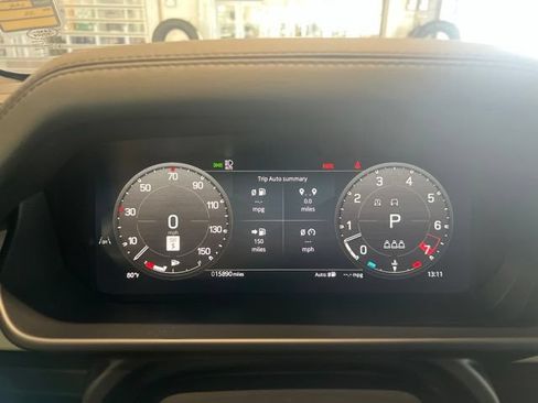 Used 2024 Land Rover Defender 110 SE AWD/4WD image 17