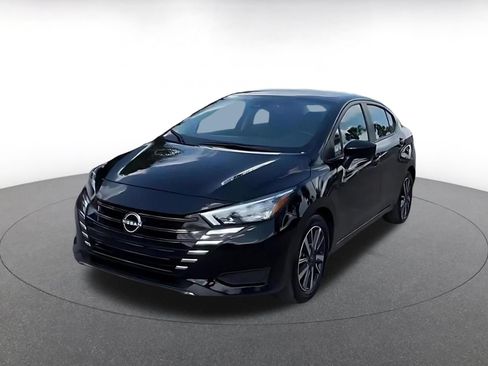 Used 2025 Nissan Versa SV FWD image 7